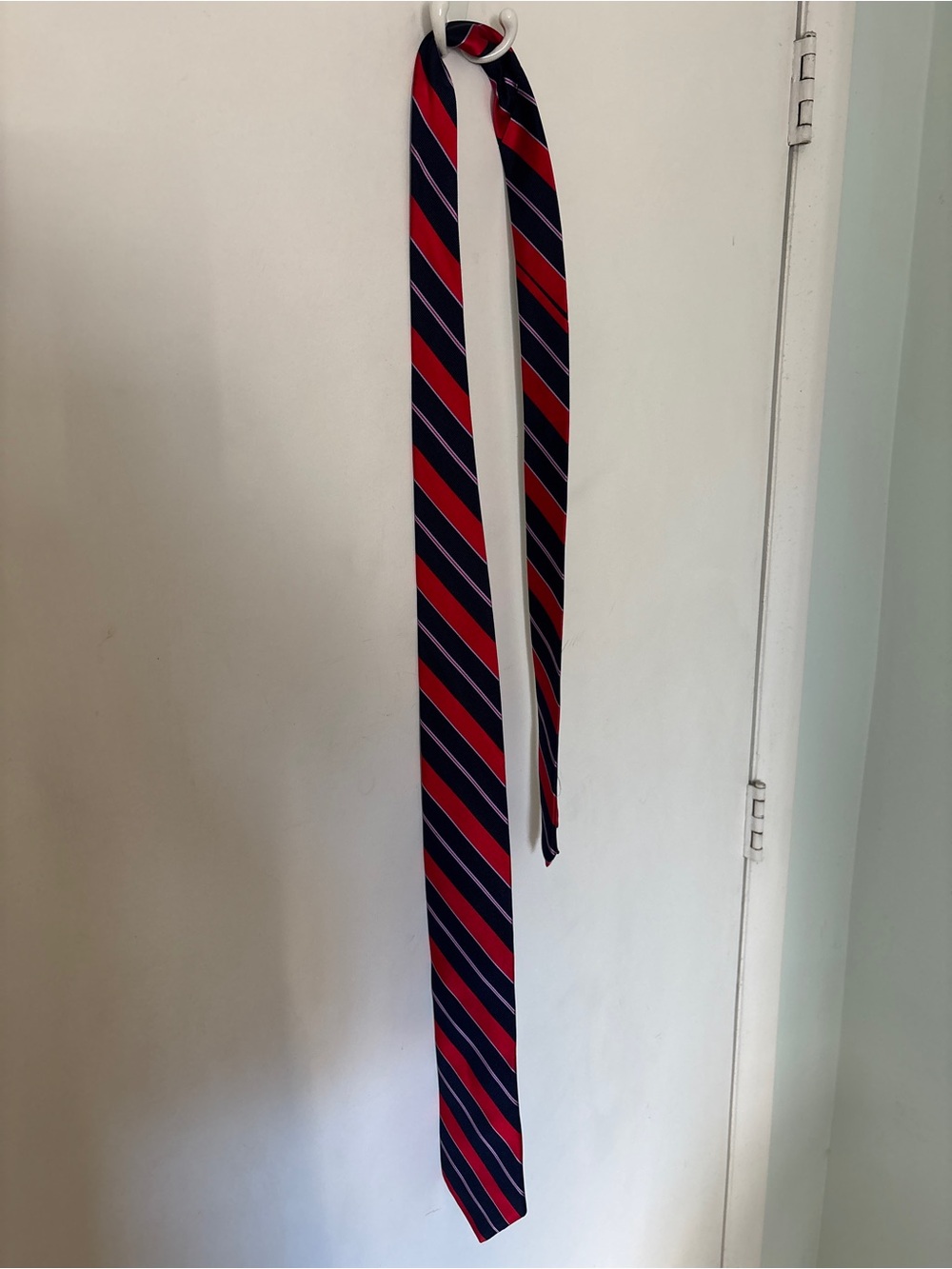 Classic Red and Navy Stripe Men's Tie - Unbranded